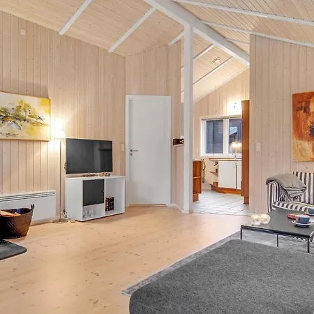 Lovely Home In Dronningmolle With Wifi Dronningmølle