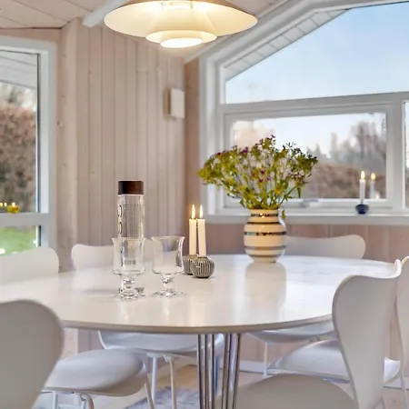 Lovely Home In Dronningmolle With Wifi