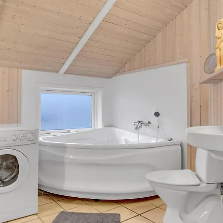 Lovely Home In Dronningmolle With Wifi