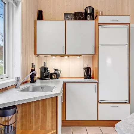Lovely Home In Dronningmolle With Wifi * Dronningmølle