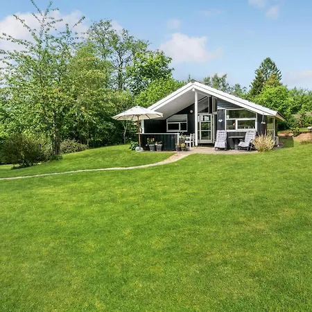 Lovely Home In Dronningmolle With Wifi Dronningmølle