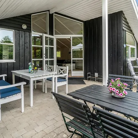 Lovely Home In Dronningmolle With Wifi Dronningmølle