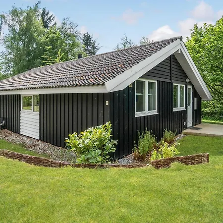 Lovely Home In Dronningmolle With Wifi Dronningmølle